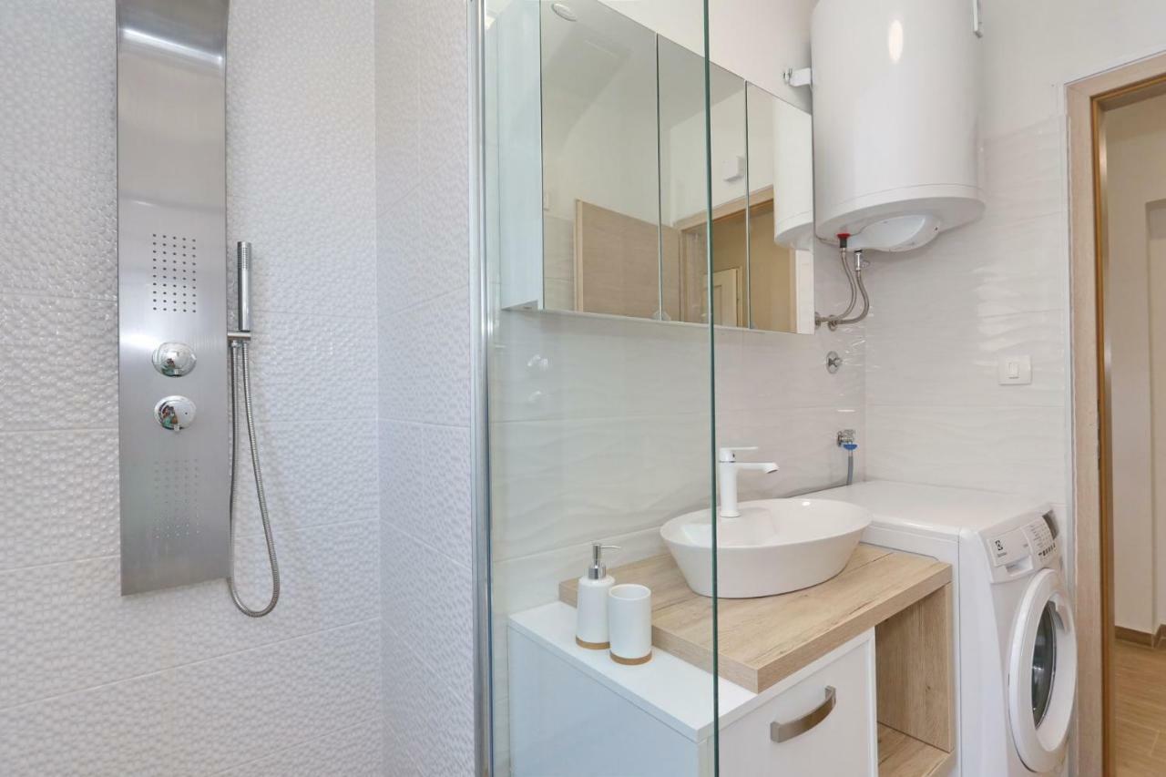 Two New Apartments By The Town Center Задар Екстериор снимка