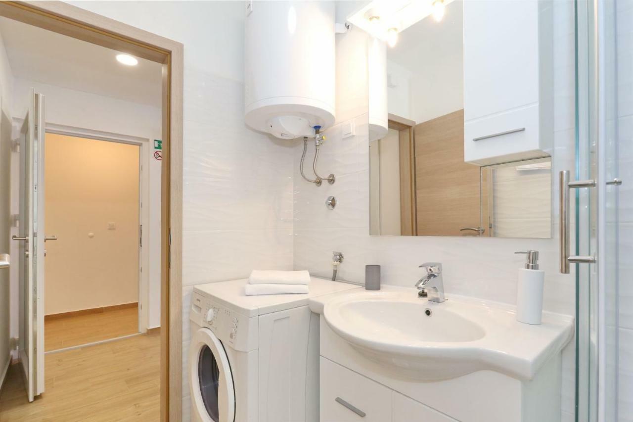 Two New Apartments By The Town Center Задар Екстериор снимка